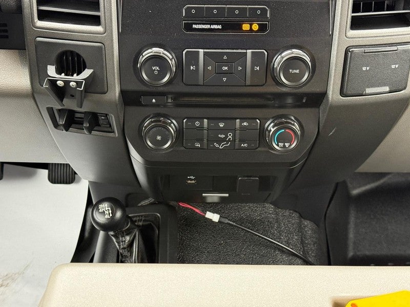 2018 Ford Super Duty F-350 DRW XL 4WD SuperCab 168" WB 60" CA
