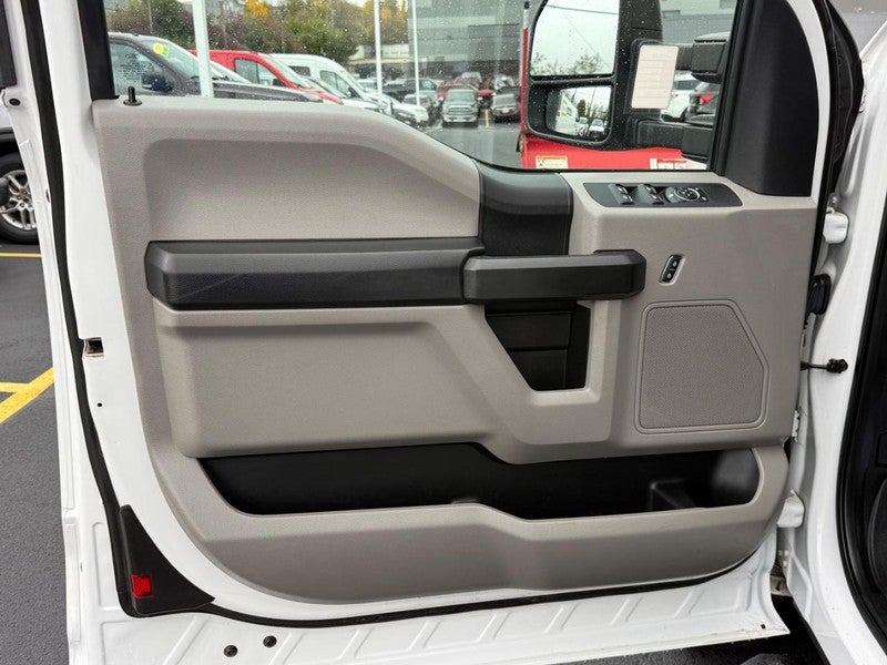 2018 Ford Super Duty F-350 DRW XL 4WD SuperCab 168" WB 60" CA