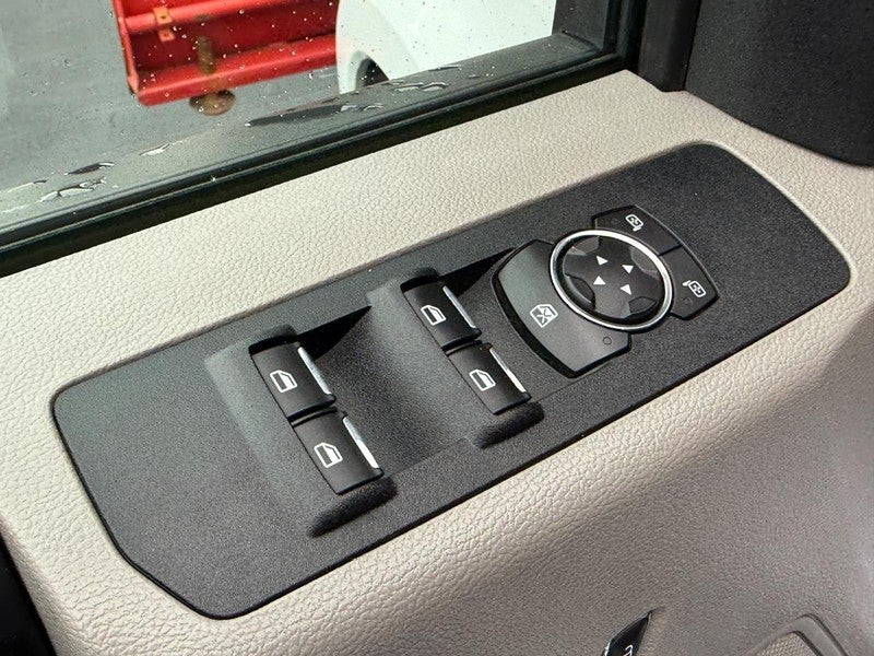 2018 Ford Super Duty F-350 DRW XL 4WD SuperCab 168" WB 60" CA