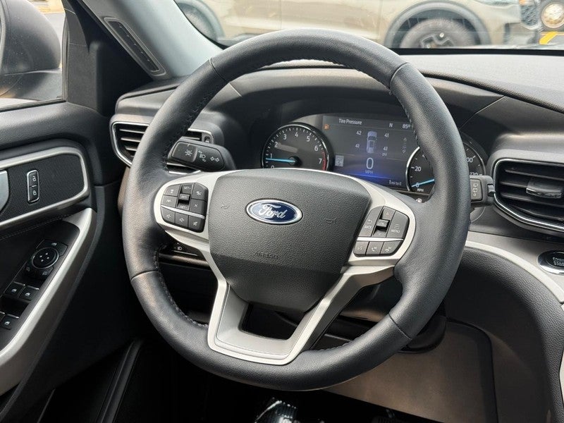 2023 Ford Explorer XLT 4WD