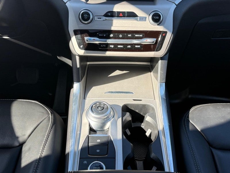 2023 Ford Explorer XLT 4WD