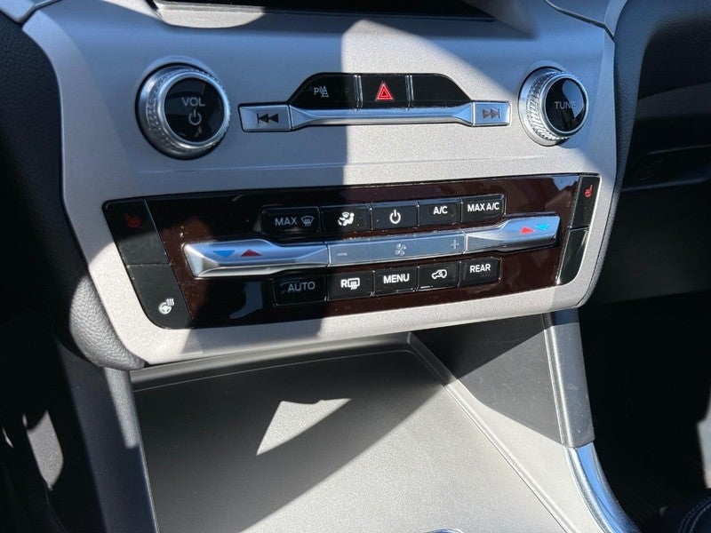 2023 Ford Explorer XLT 4WD