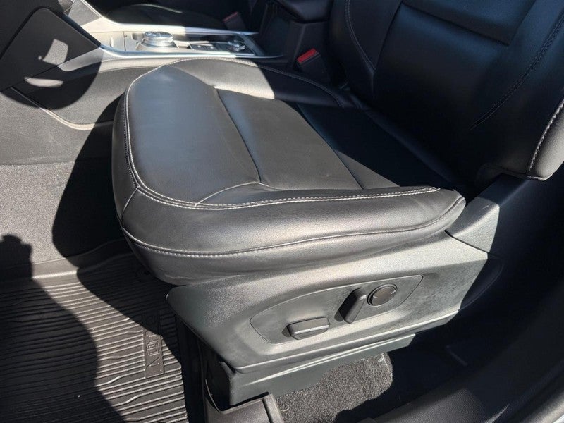 2023 Ford Explorer XLT 4WD