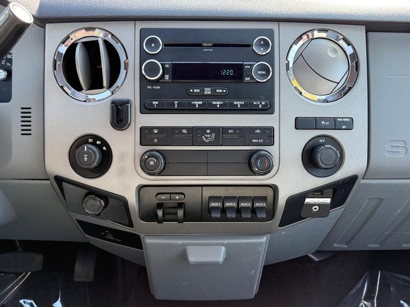 2015 Ford Super Duty F-350 SRW 4WD Reg Cab 137" XL