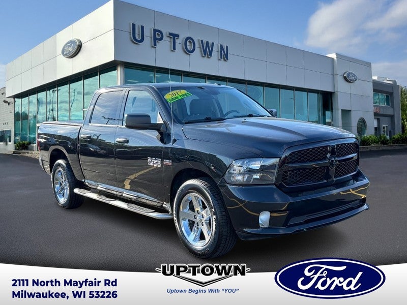 2017 RAM 1500 Express 4x4 Crew Cab 5'7" Box