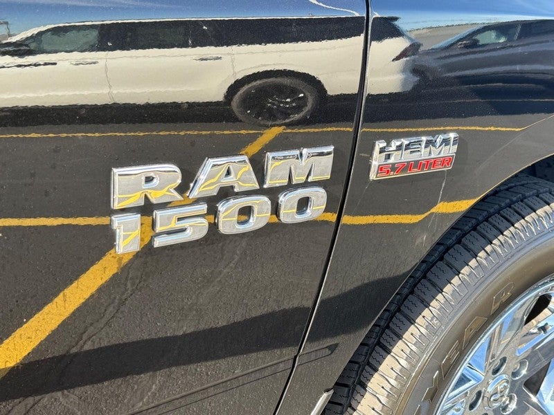 2017 RAM 1500 Express 4x4 Crew Cab 5'7" Box