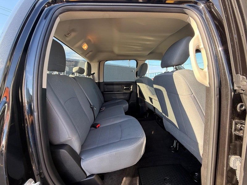 2017 RAM 1500 Express 4x4 Crew Cab 5'7" Box