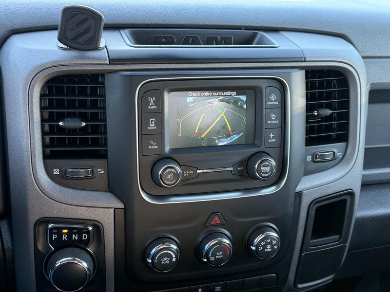 2017 RAM 1500 Express 4x4 Crew Cab 5'7" Box