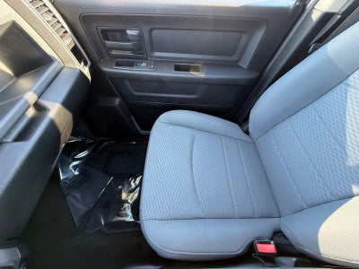 2017 RAM 1500 Express 4x4 Crew Cab 5'7" Box