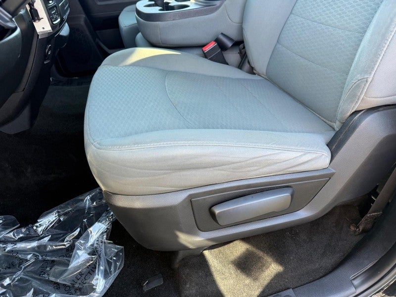 2017 RAM 1500 Express 4x4 Crew Cab 5'7" Box