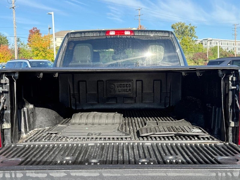 2017 RAM 1500 Express 4x4 Crew Cab 5'7" Box