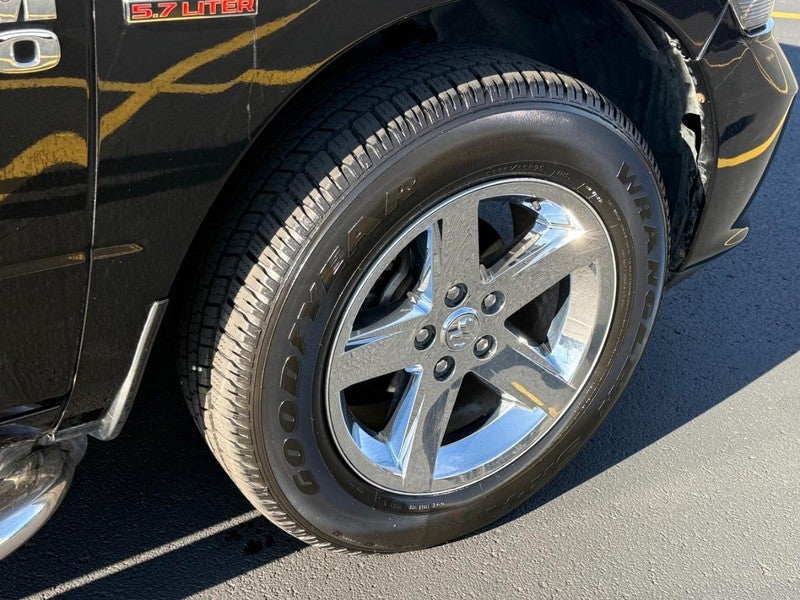 2017 RAM 1500 Express 4x4 Crew Cab 5'7" Box