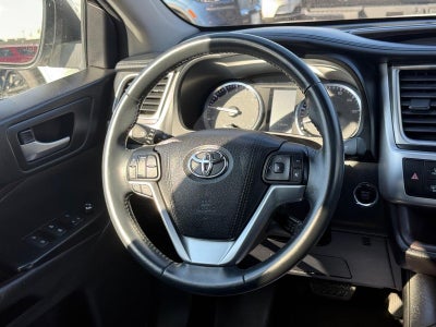 2016 Toyota Highlander AWD 4dr V6 XLE (Natl)