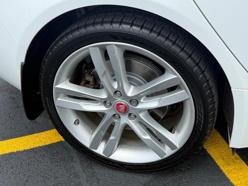 2018 Jaguar XE 30t Prestige AWD