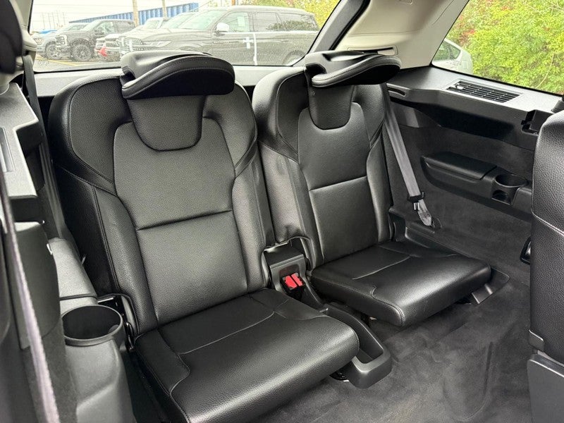 2020 Volvo XC90 T6 AWD Momentum 6 Passenger