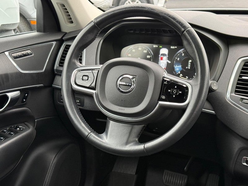 2020 Volvo XC90 T6 AWD Momentum 6 Passenger