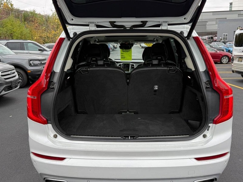 2020 Volvo XC90 T6 AWD Momentum 6 Passenger
