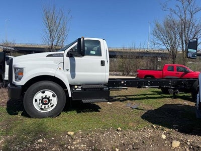2027 Ford F-650-750 F-750 SD Gas Straight Frame