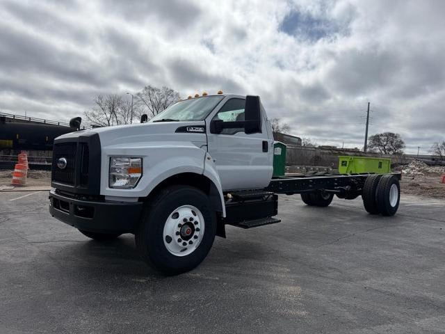 2027 Ford F-650-750 F-750 SD Gas Straight Frame