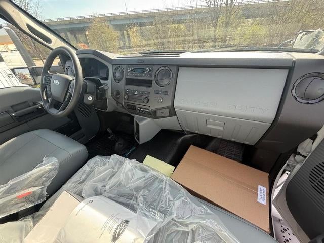 2027 Ford F-650-750 F-750 SD Gas Straight Frame