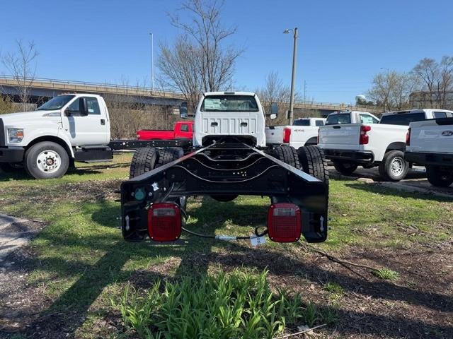 2027 Ford F-650-750 F-750 SD Gas Straight Frame