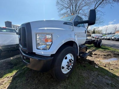 2027 Ford F-650-750 F-750 SD Gas Straight Frame