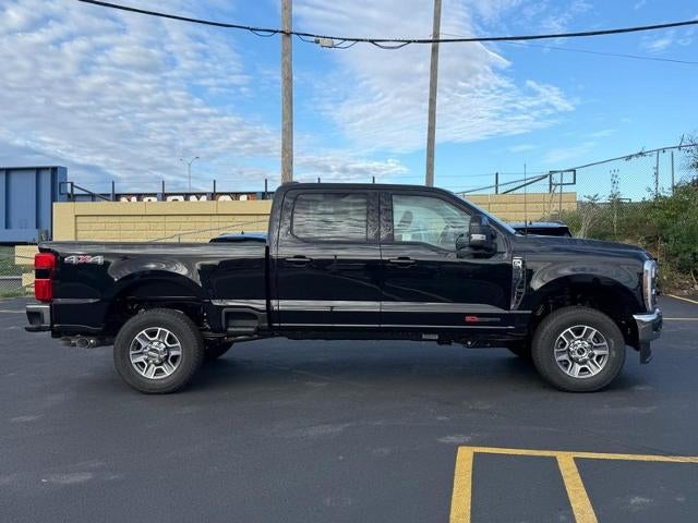 2027 Ford Super Duty F-350® Lariat®